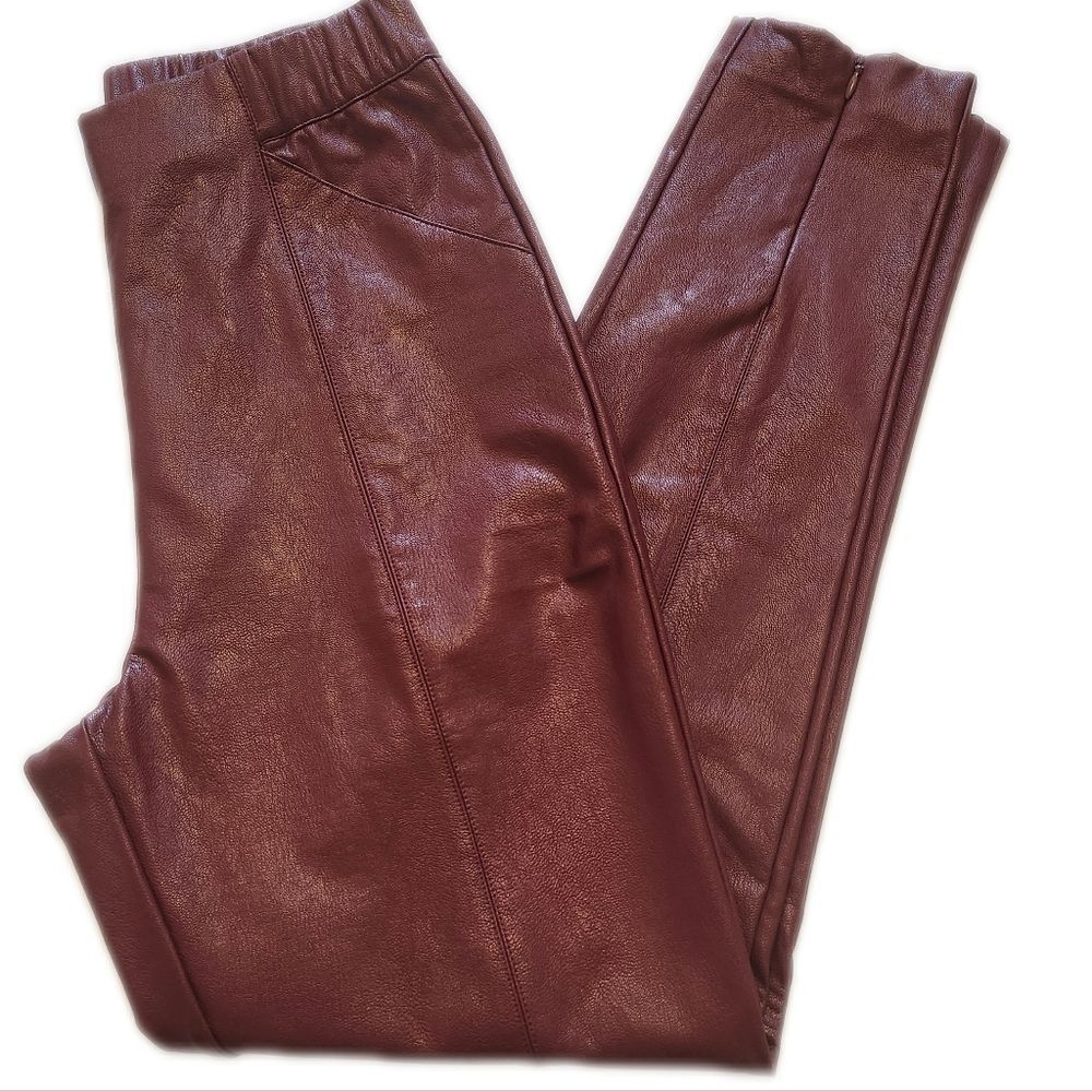 Lulu's burgandy maroon vegan leather ankle length cigarette pants, M